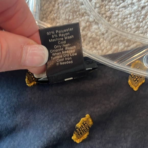 Ann Taylor Sheer Navy Blouse with Gold Embroidered Detail Size Medium - Picture 5 of 8